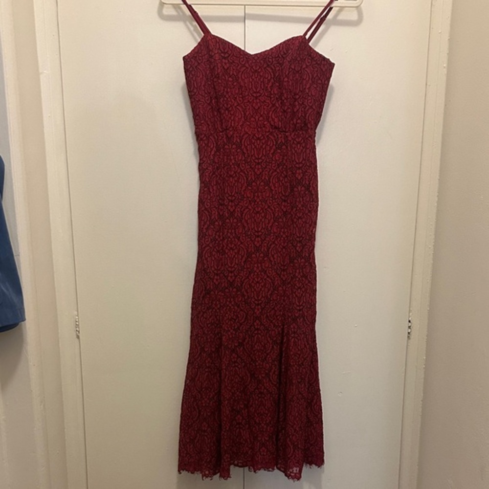4SI3NNA Burgundy Lace Midi Dress